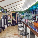 Hostal Goias